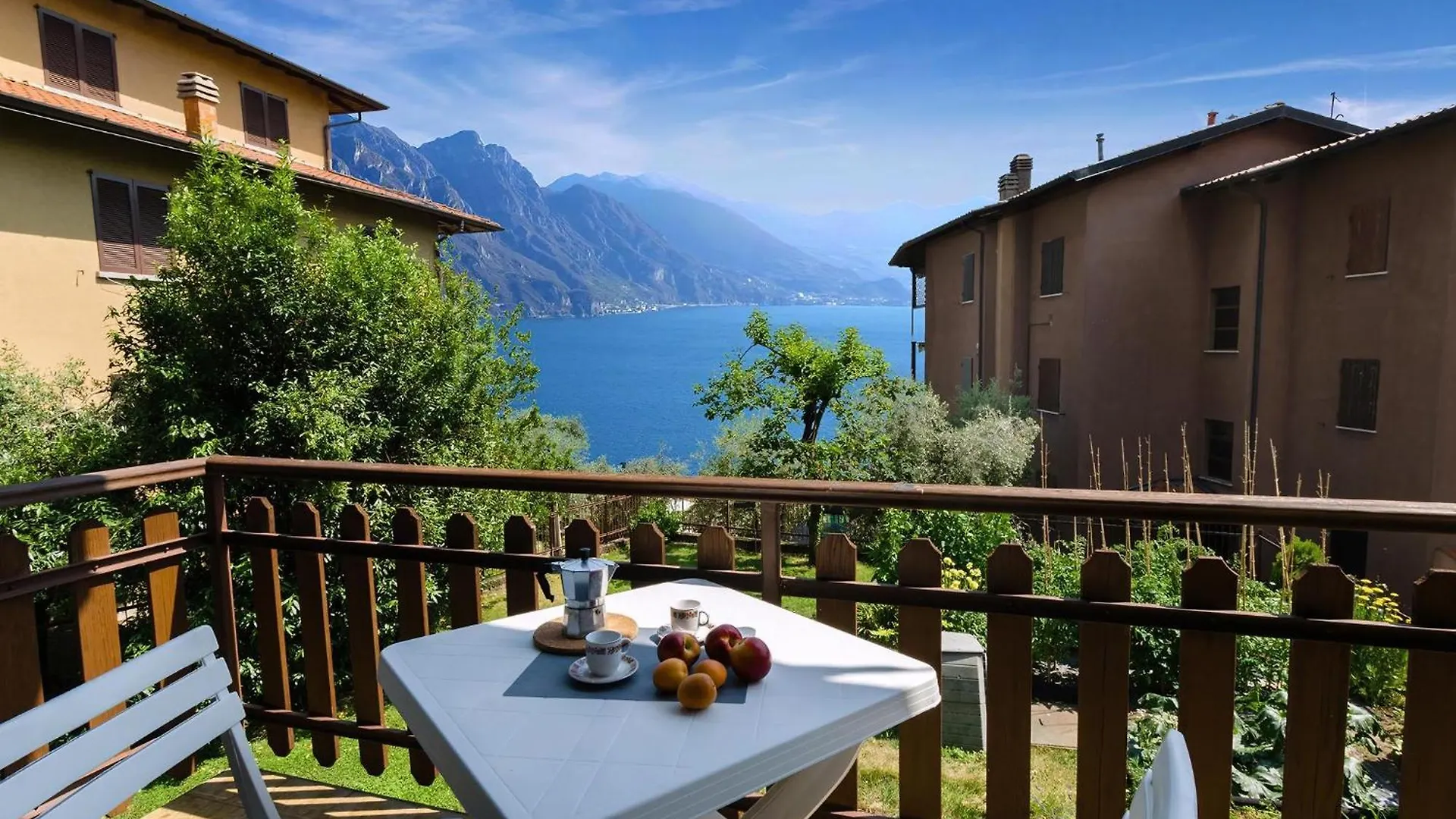 Ferienwohnung In Riva Di Solto Mit Grossem Garten